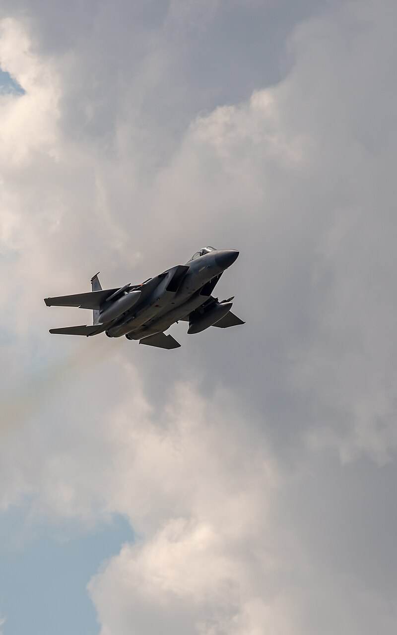  - Twin-engine aircraft