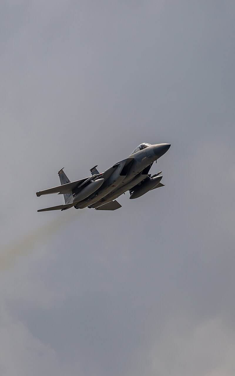  - Twin-engine aircraft