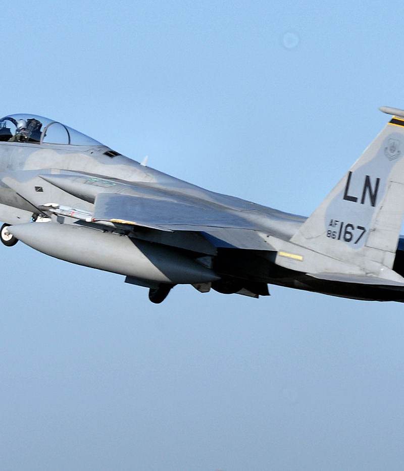  - Twin-engine aircraft