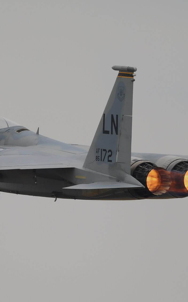  - Twin-engine aircraft
