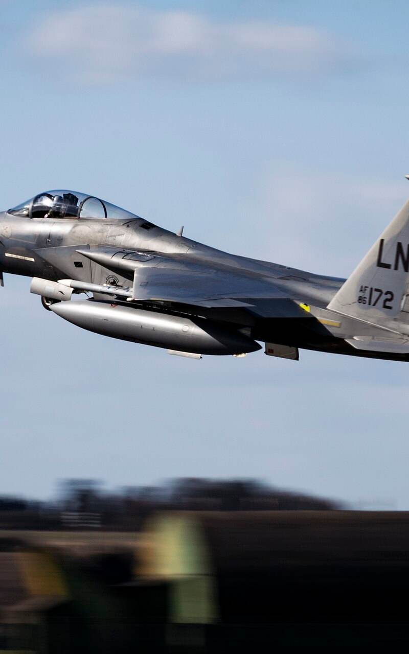  - Twin-engine aircraft