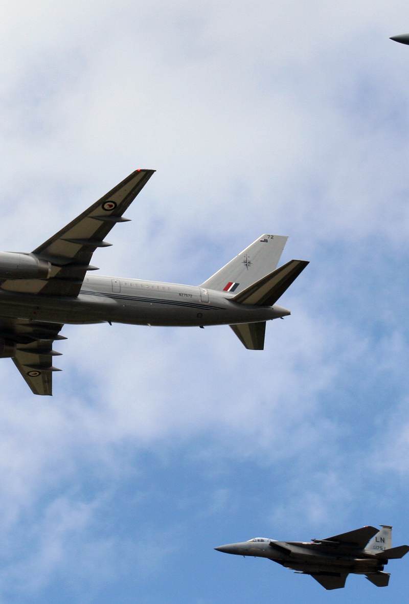  - Twin-engine aircraft