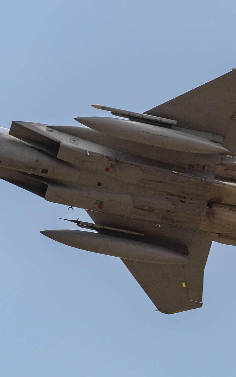  - Twin-engine aircraft