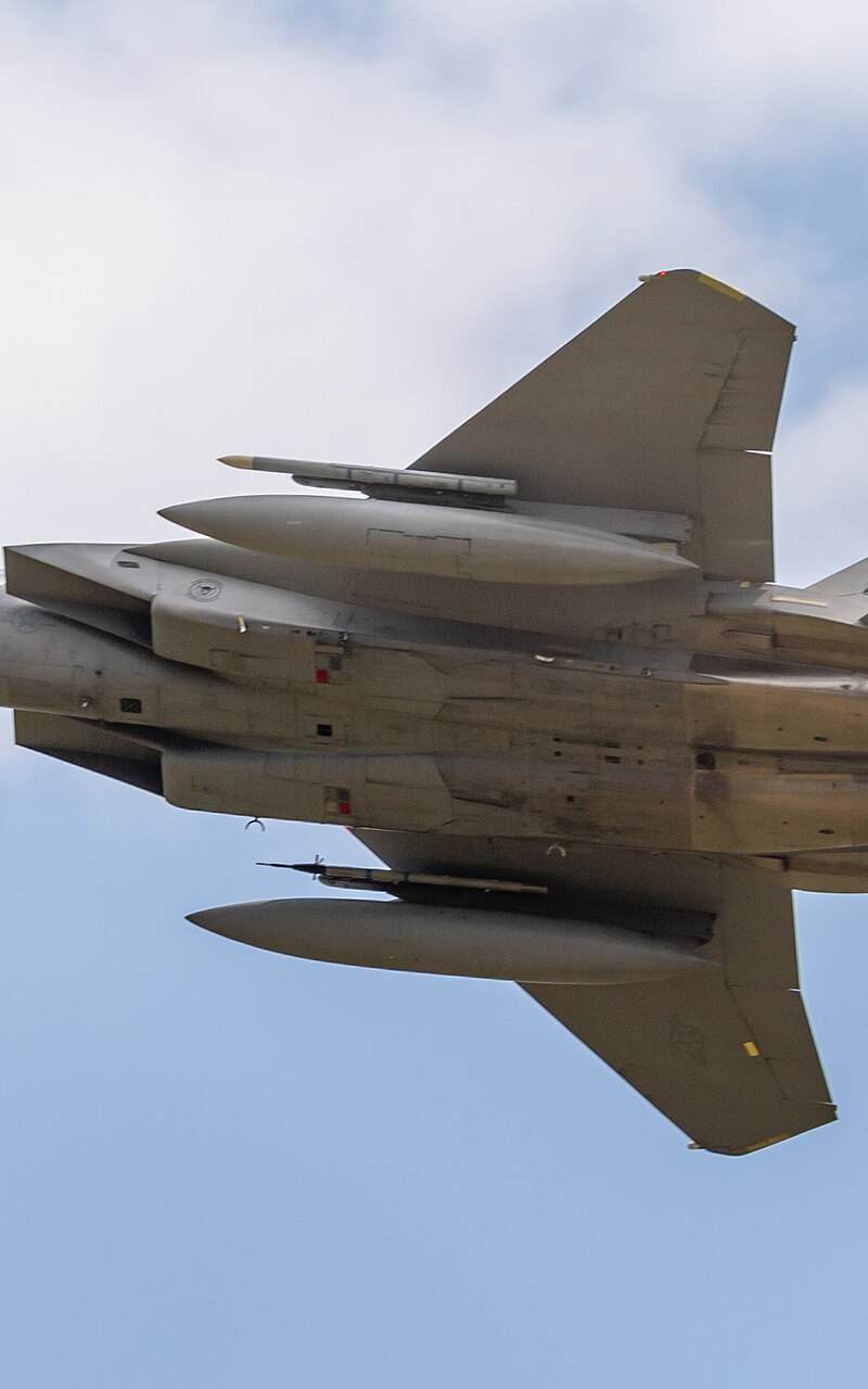  - Twin-engine aircraft