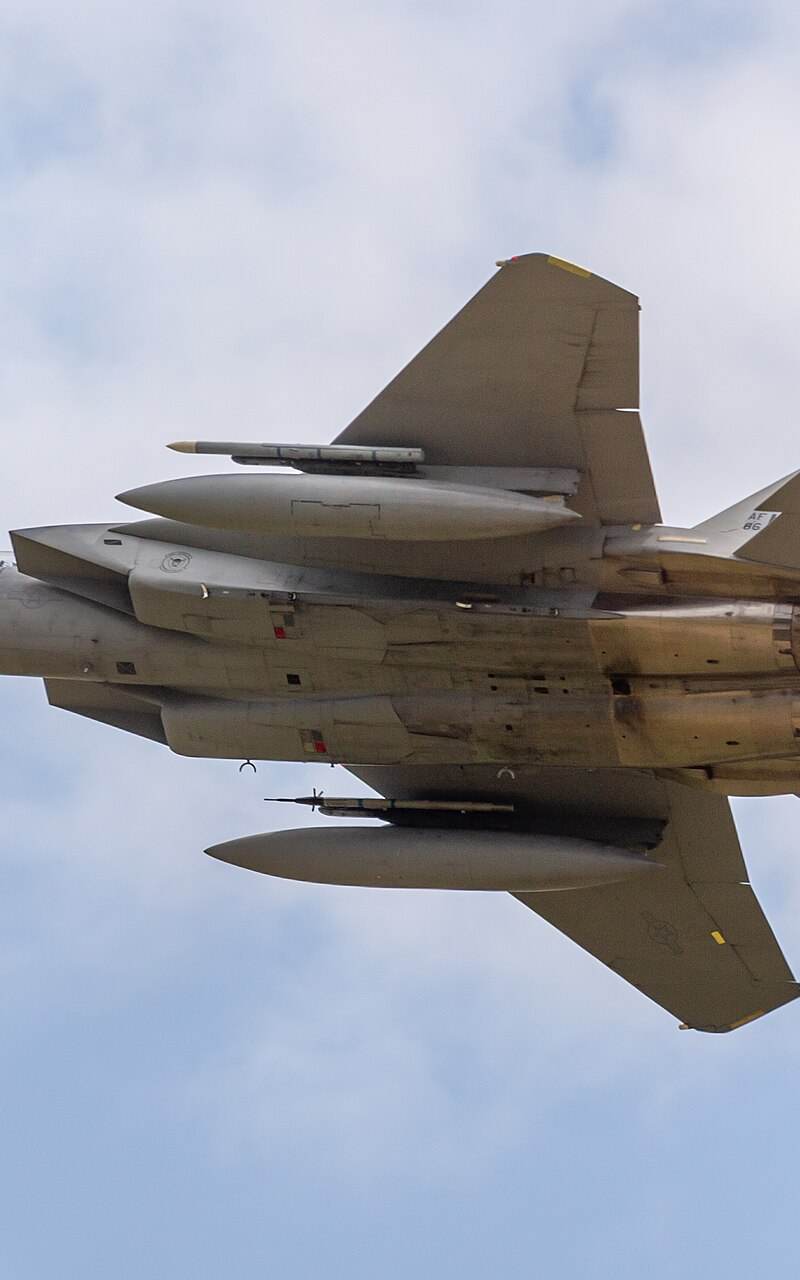  - Twin-engine aircraft