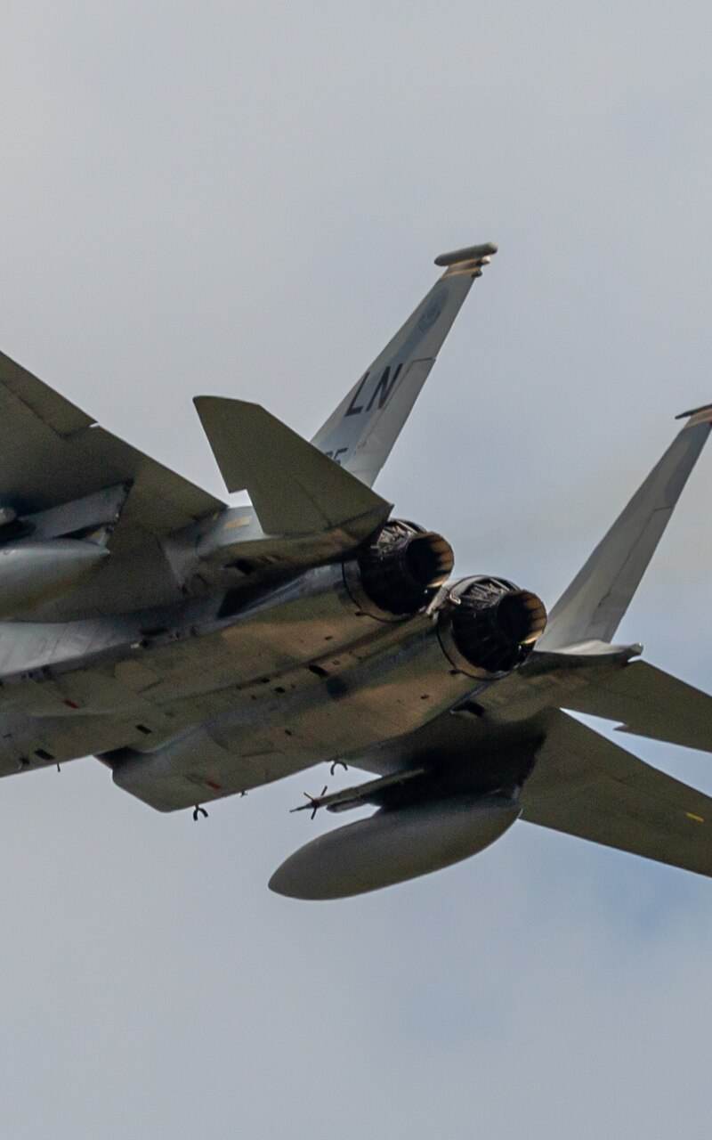  - Twin-engine aircraft