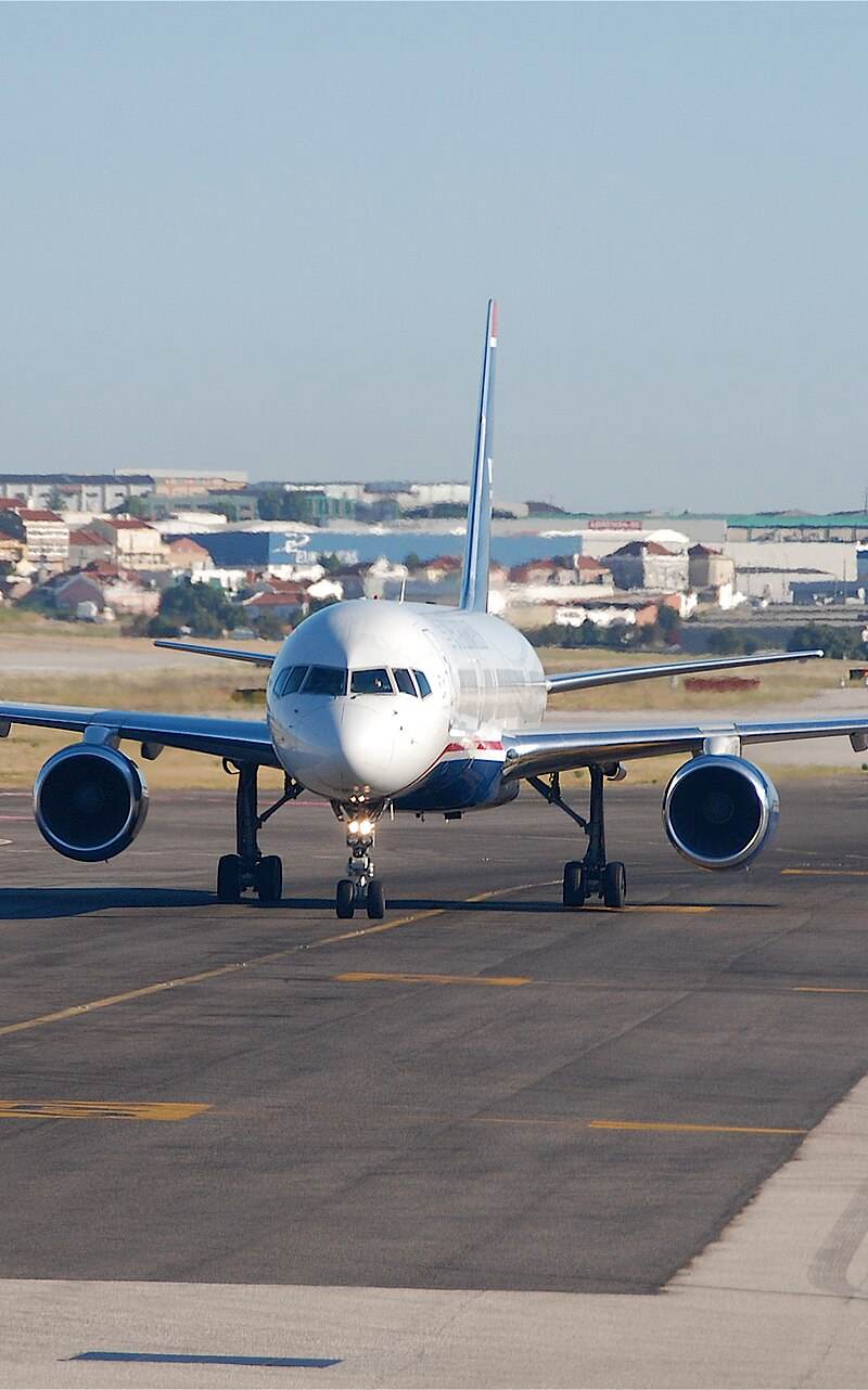 N202UW - Twin-engine aircraft