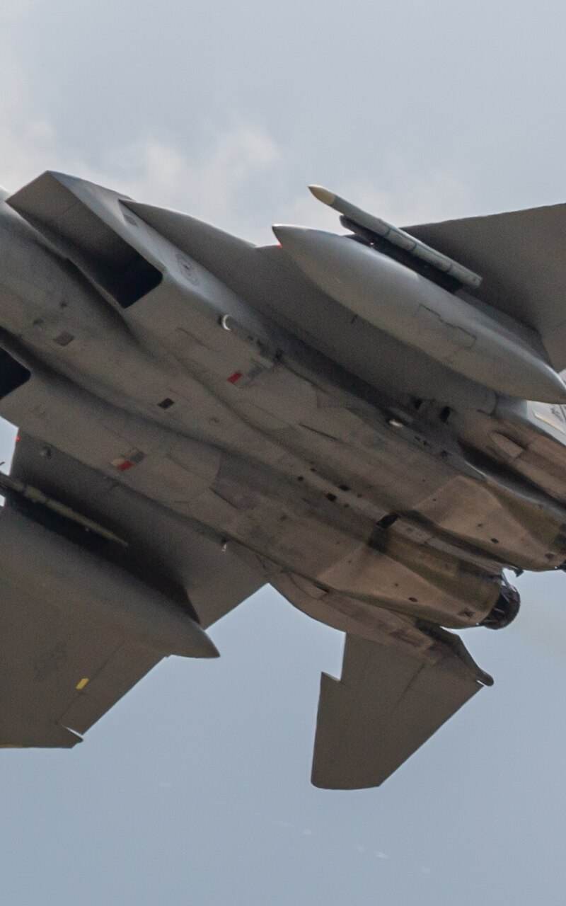  - Twin-engine aircraft
