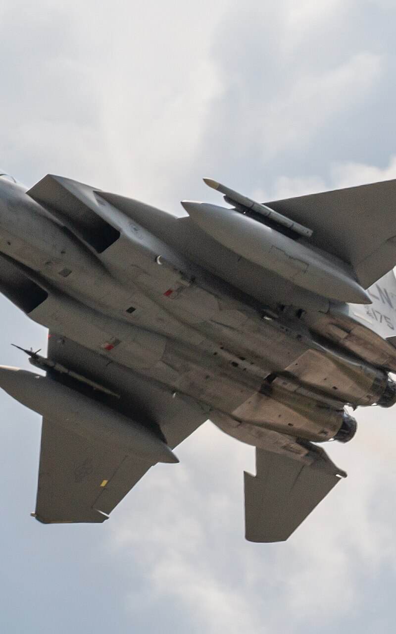  - Twin-engine aircraft