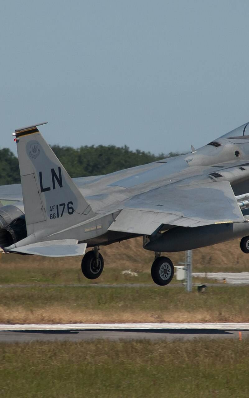  - Twin-engine aircraft