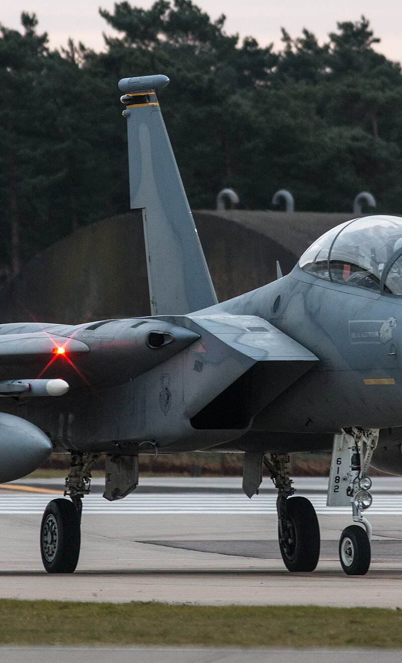  - Twin-engine aircraft