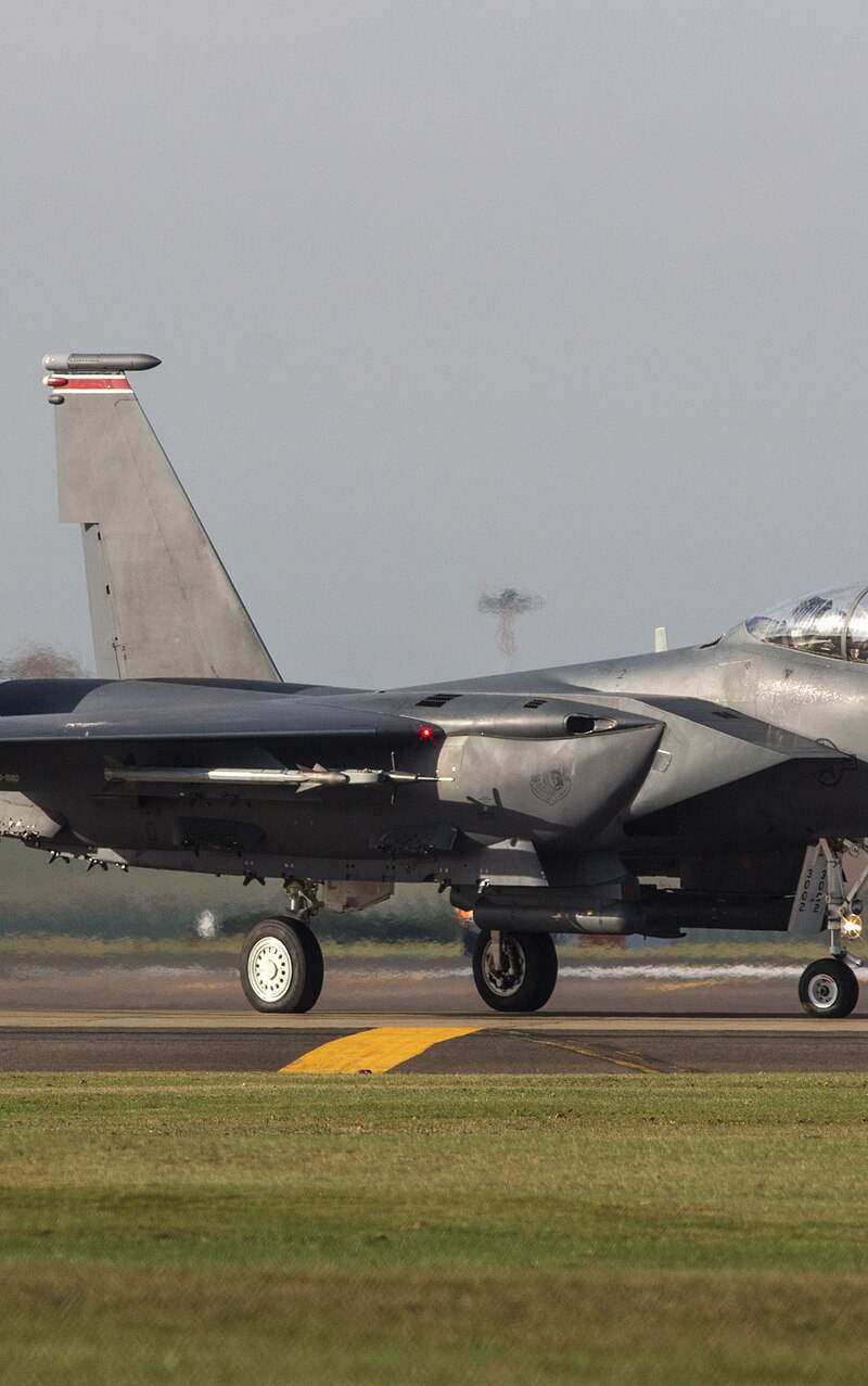  - Twin-engine aircraft