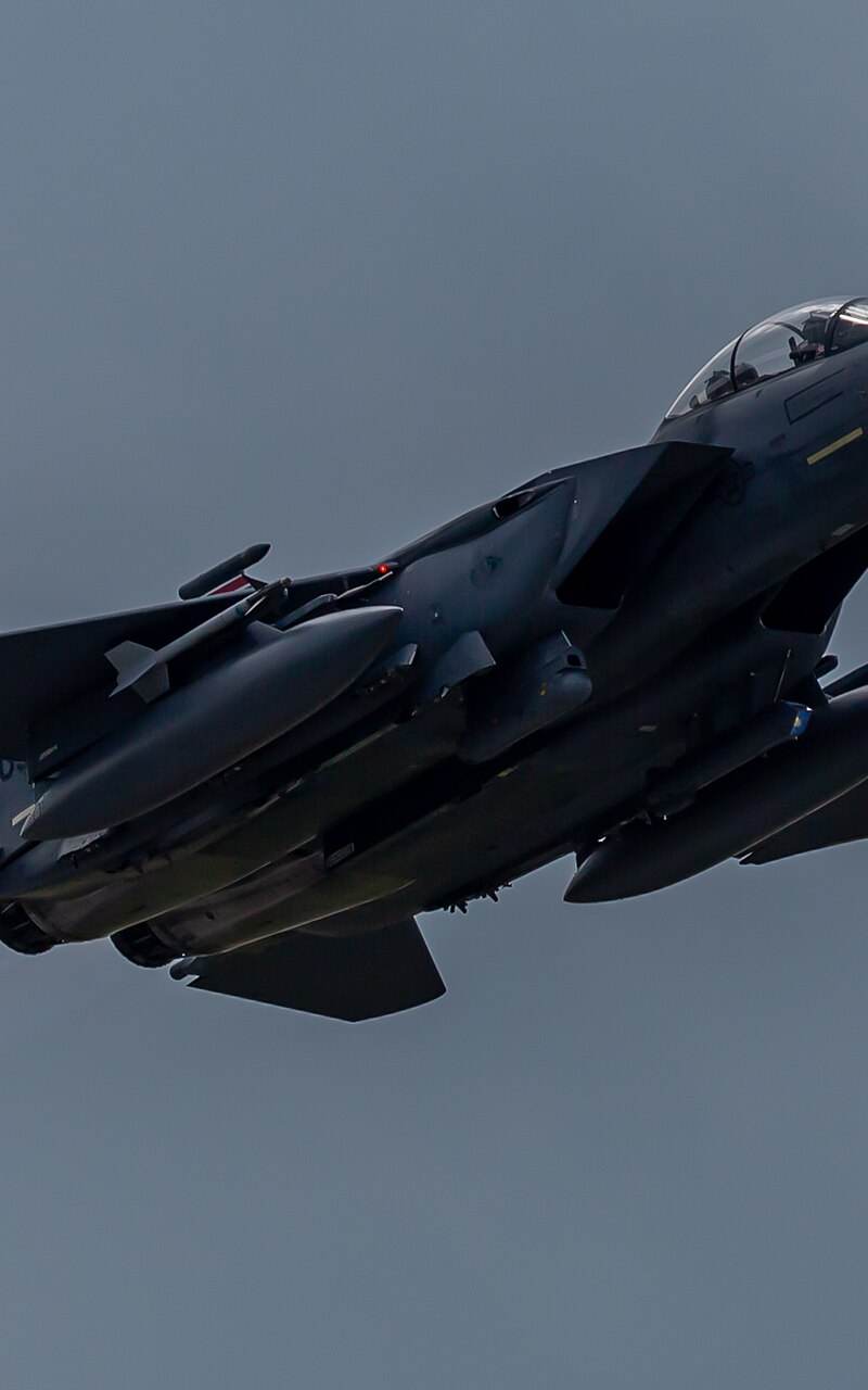  - Twin-engine aircraft