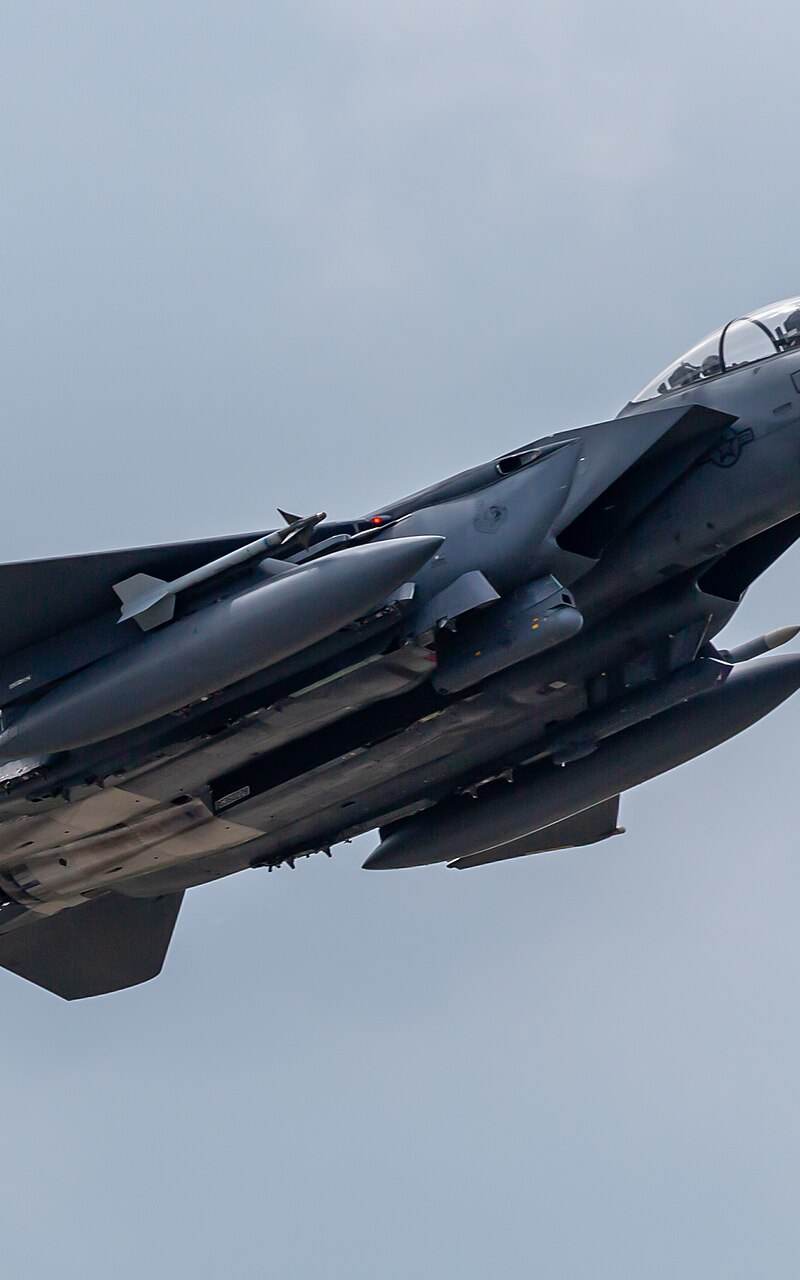  - Twin-engine aircraft