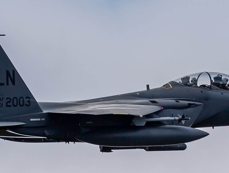  - Twin-engine aircraft
