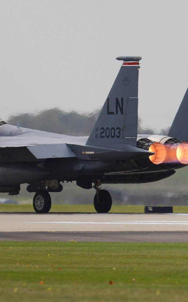  - Twin-engine aircraft