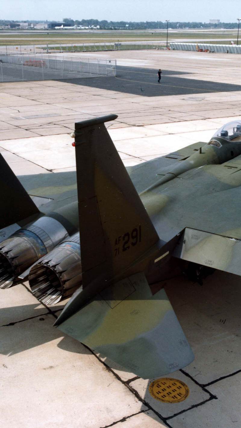  - Twin-engine aircraft
