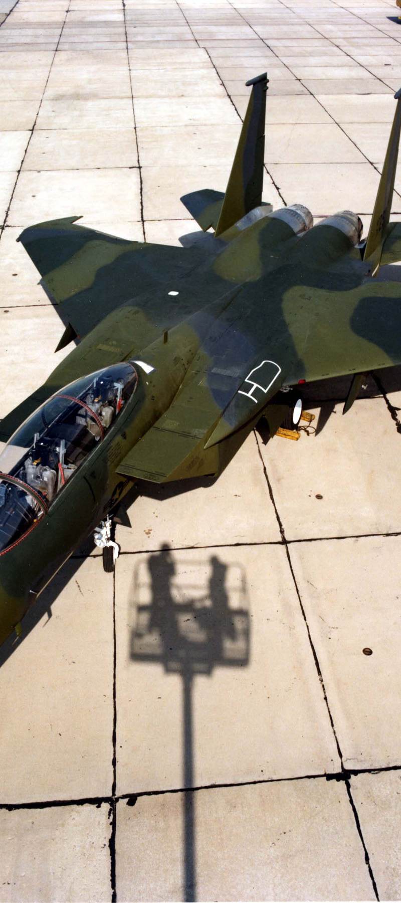  - Twin-engine aircraft