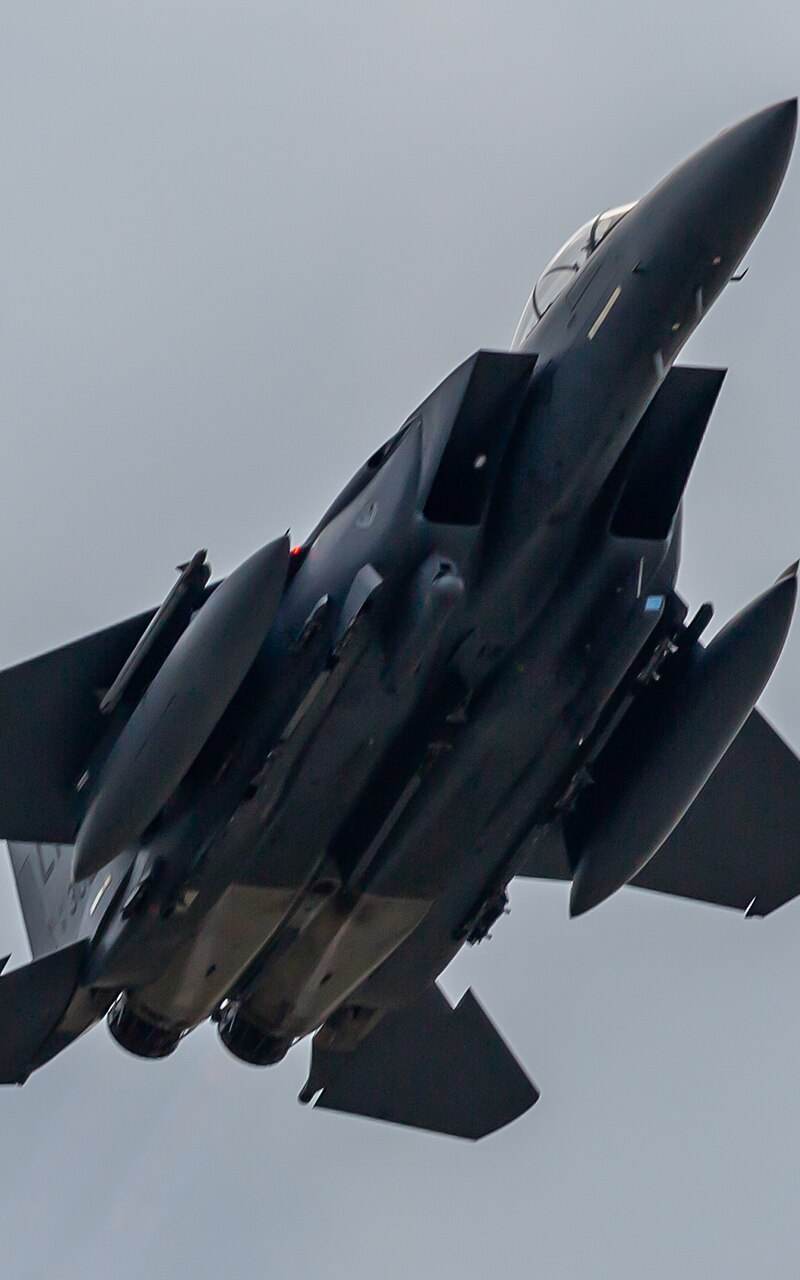  - Twin-engine aircraft