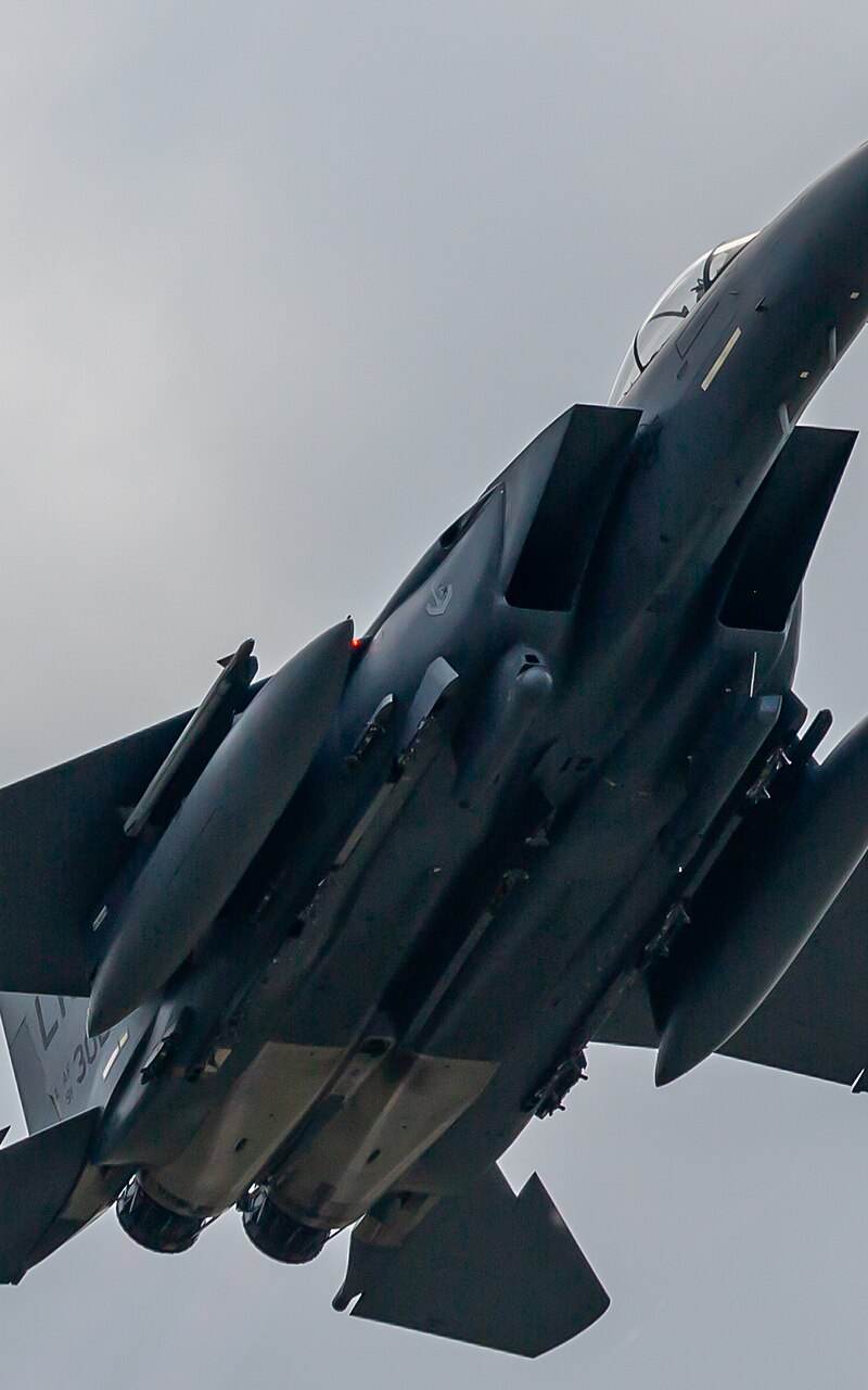  - Twin-engine aircraft