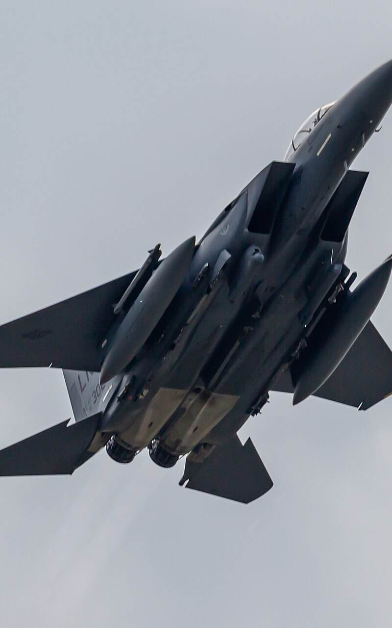  - Twin-engine aircraft