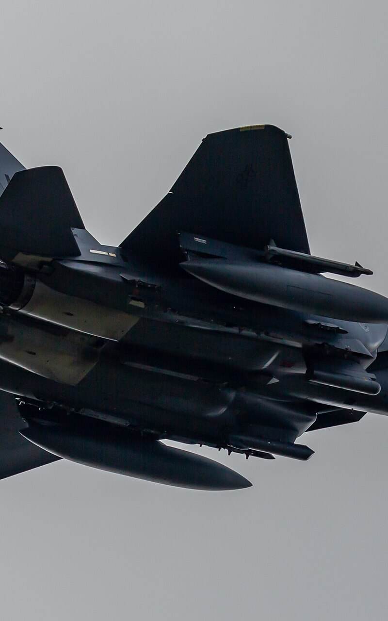  - Twin-engine aircraft