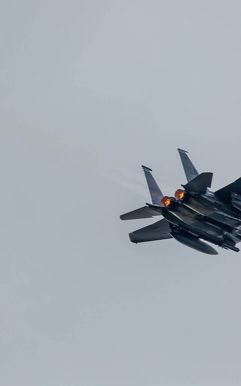  - Twin-engine aircraft