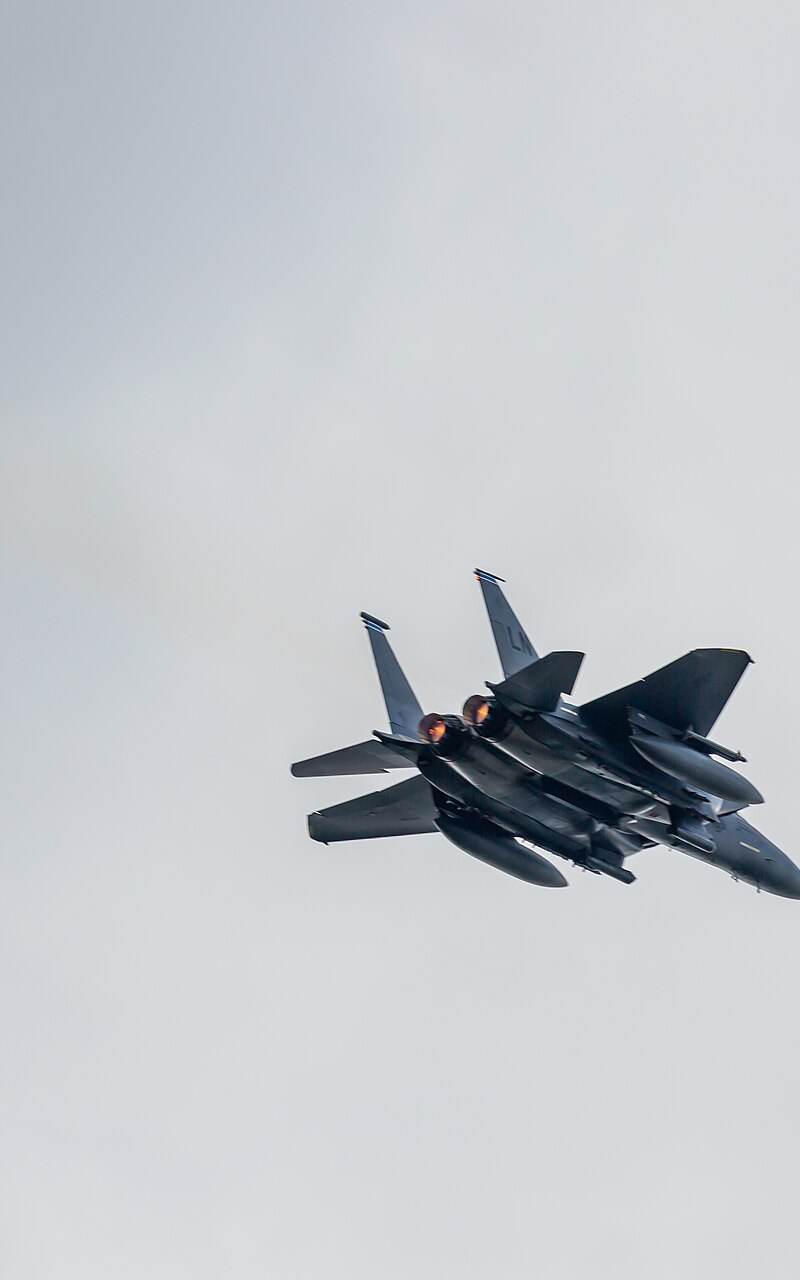  - Twin-engine aircraft