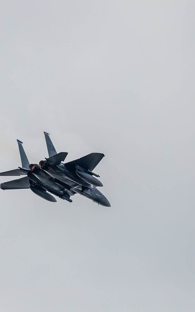  - Twin-engine aircraft