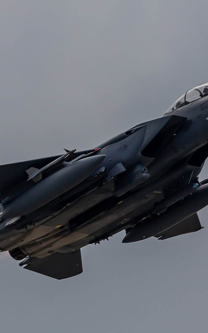  - Twin-engine aircraft