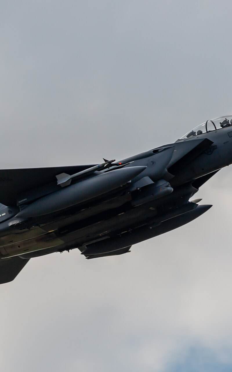  - Twin-engine aircraft