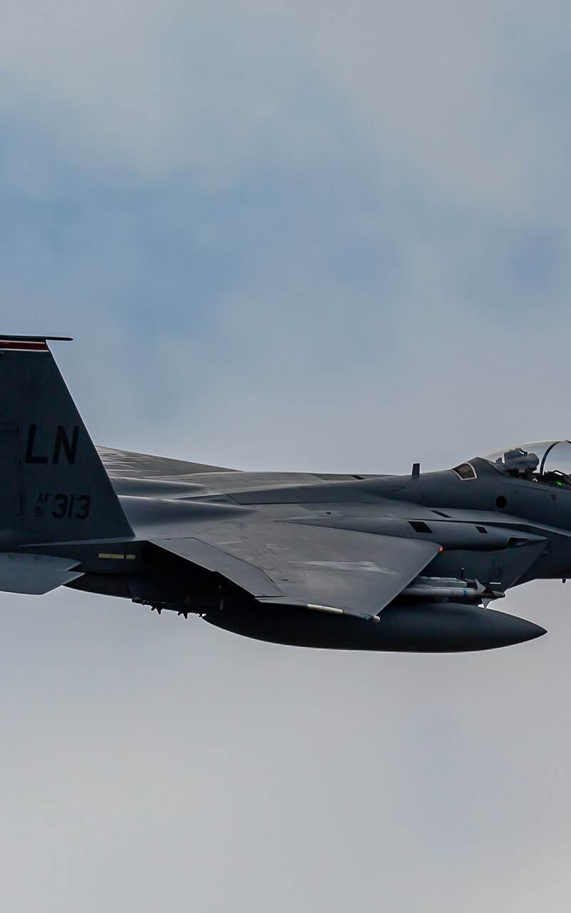  - Twin-engine aircraft