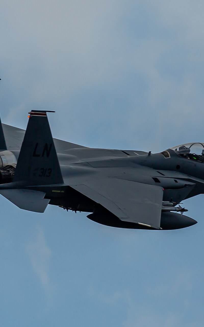  - Twin-engine aircraft