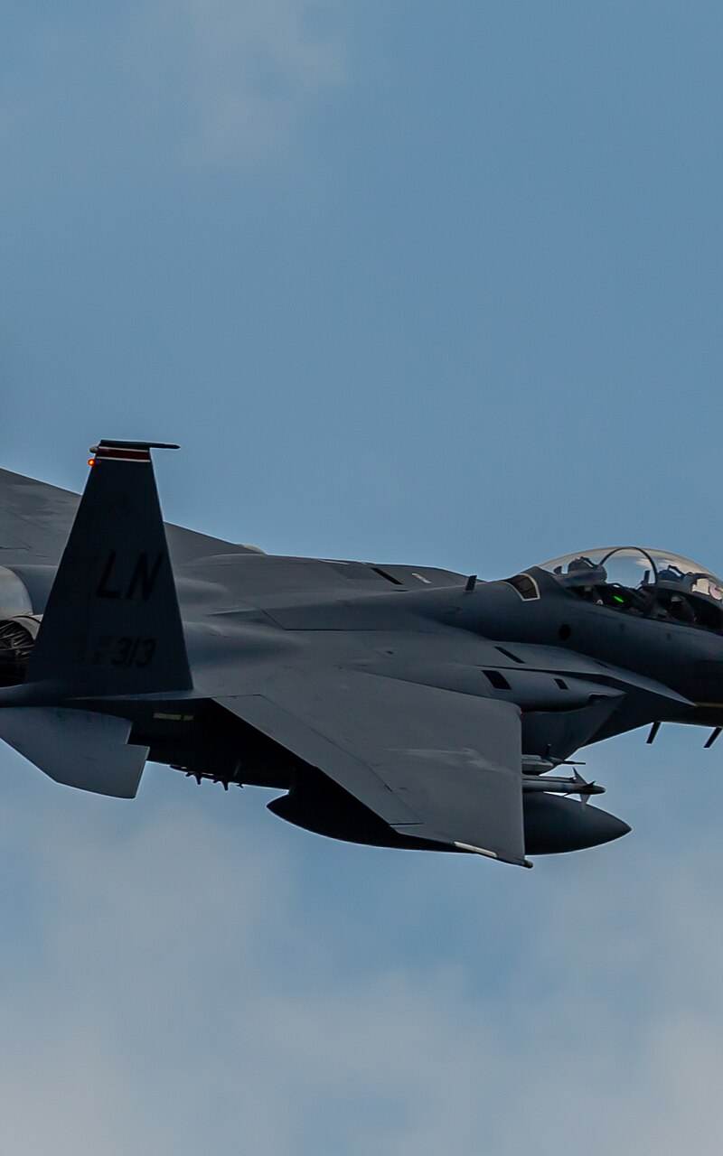  - Twin-engine aircraft