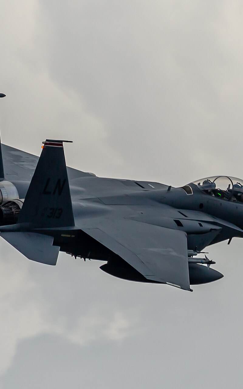  - Twin-engine aircraft