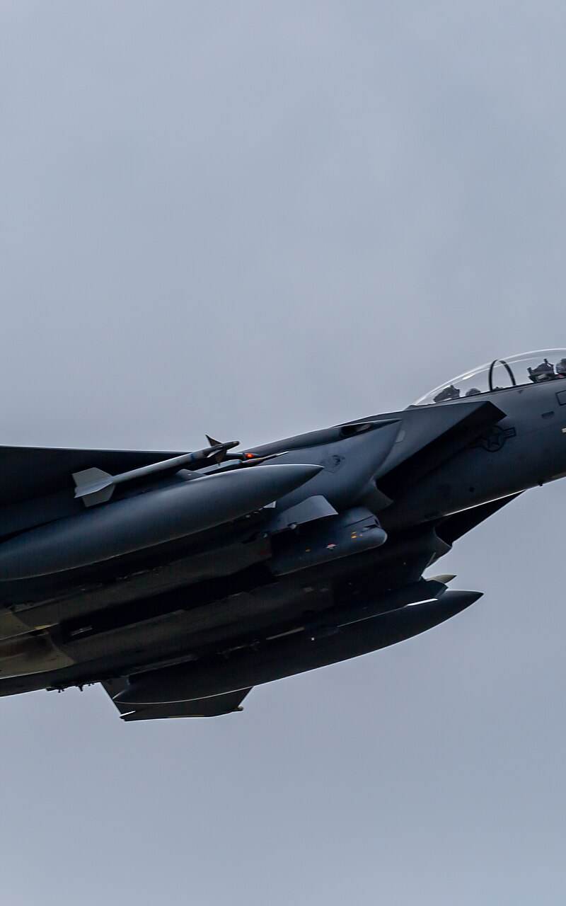  - Twin-engine aircraft