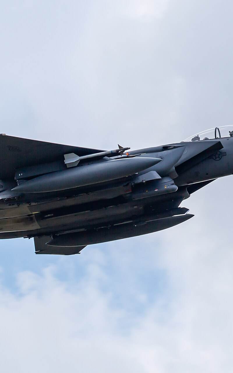  - Twin-engine aircraft