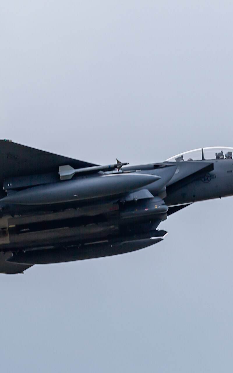  - Twin-engine aircraft