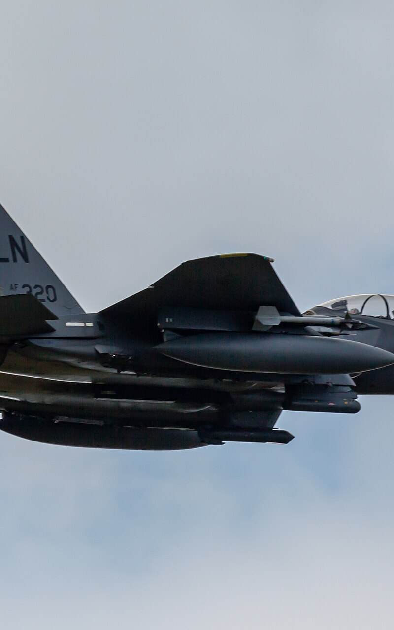 - Twin-engine aircraft
