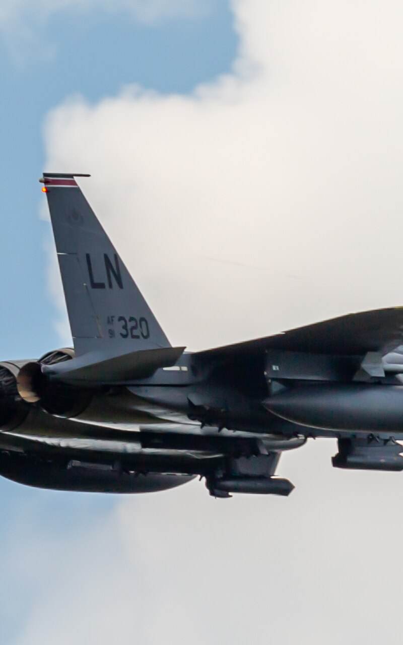  - Twin-engine aircraft