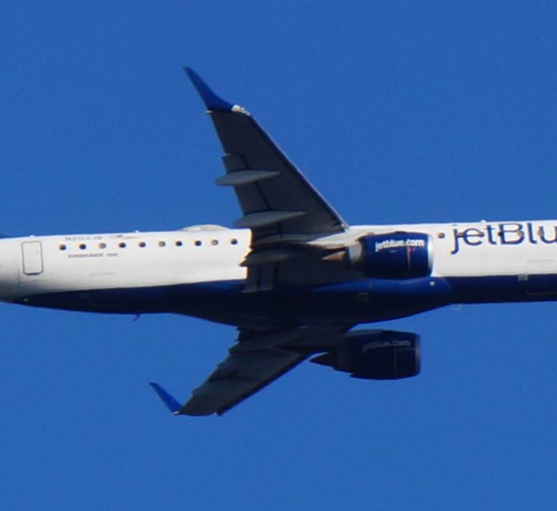 N203JB - Twin-engine aircraft