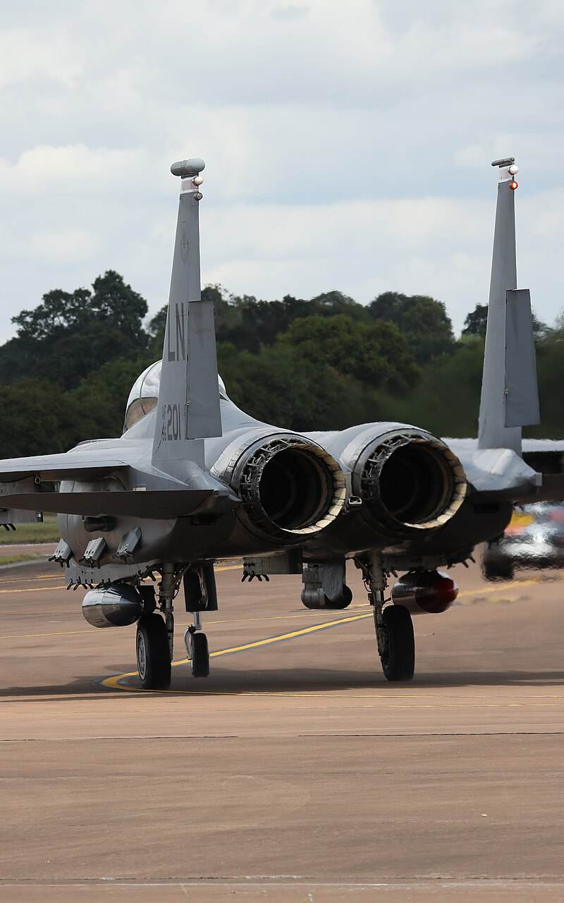  - Twin-engine aircraft