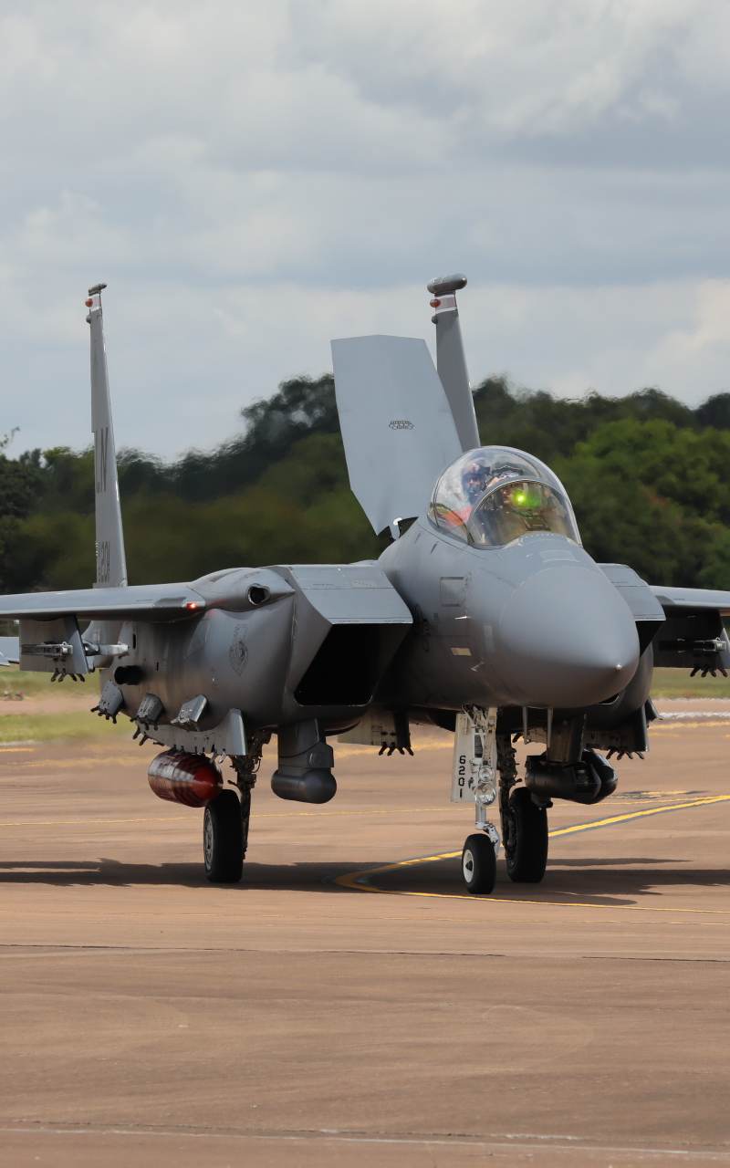  - Twin-engine aircraft
