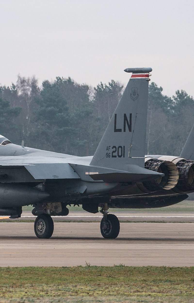  - Twin-engine aircraft