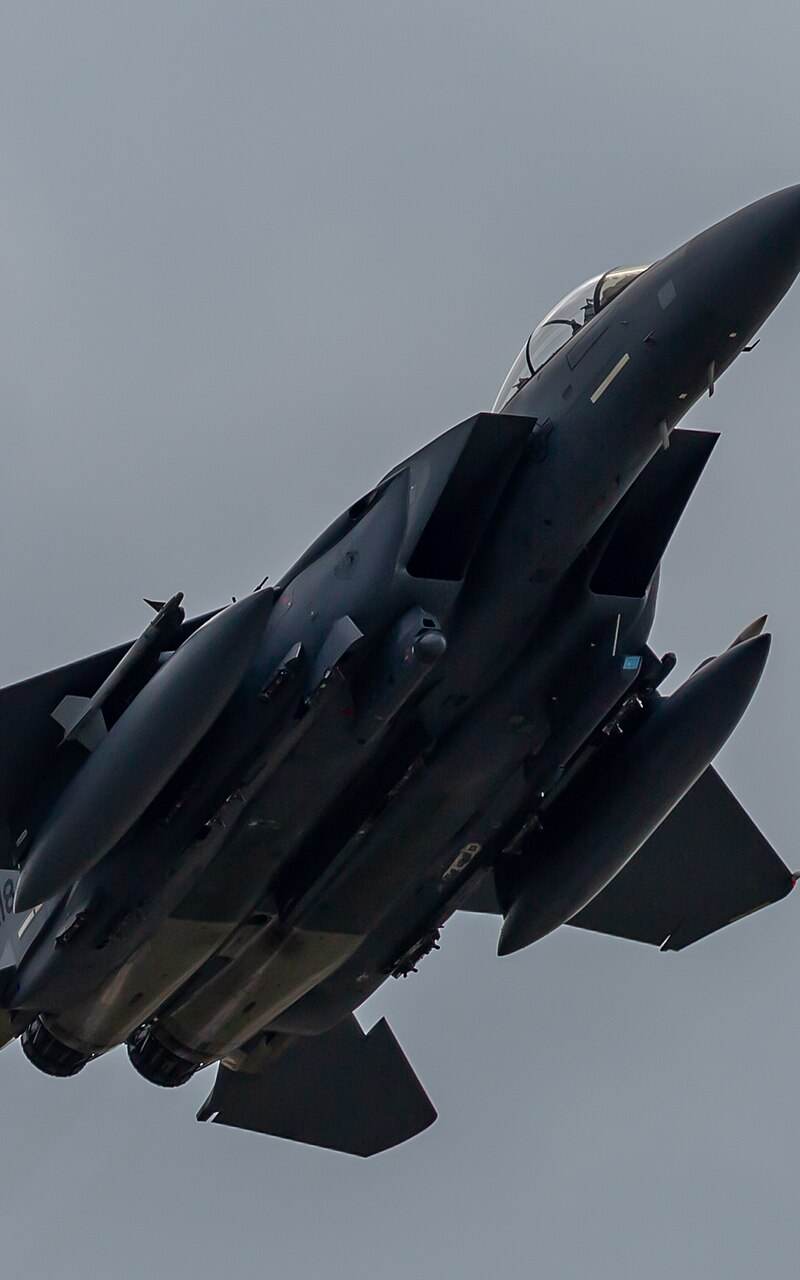 - Twin-engine aircraft