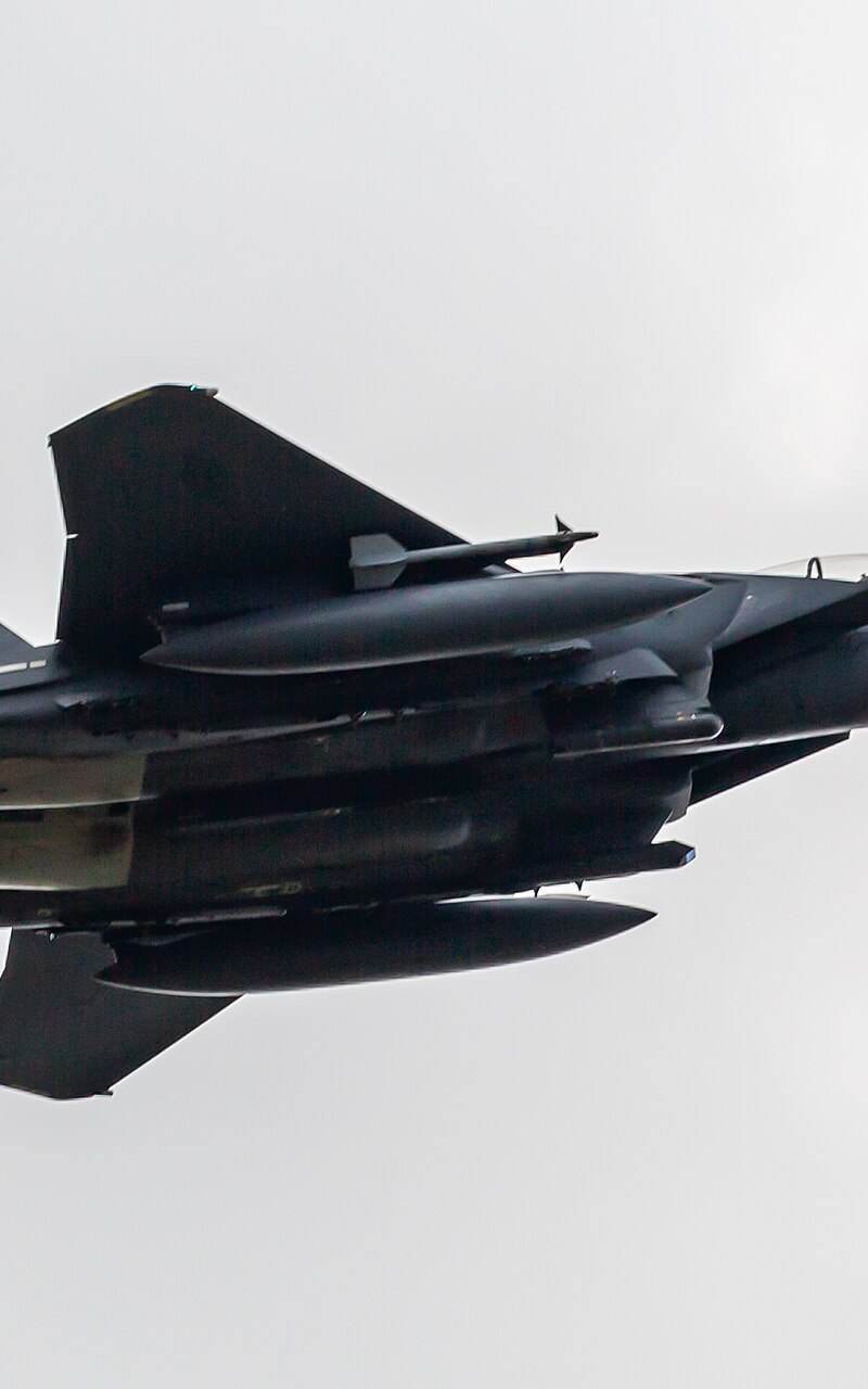  - Twin-engine aircraft