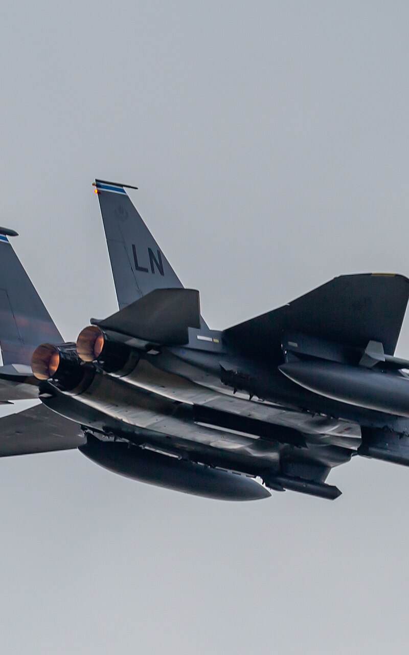  - Twin-engine aircraft