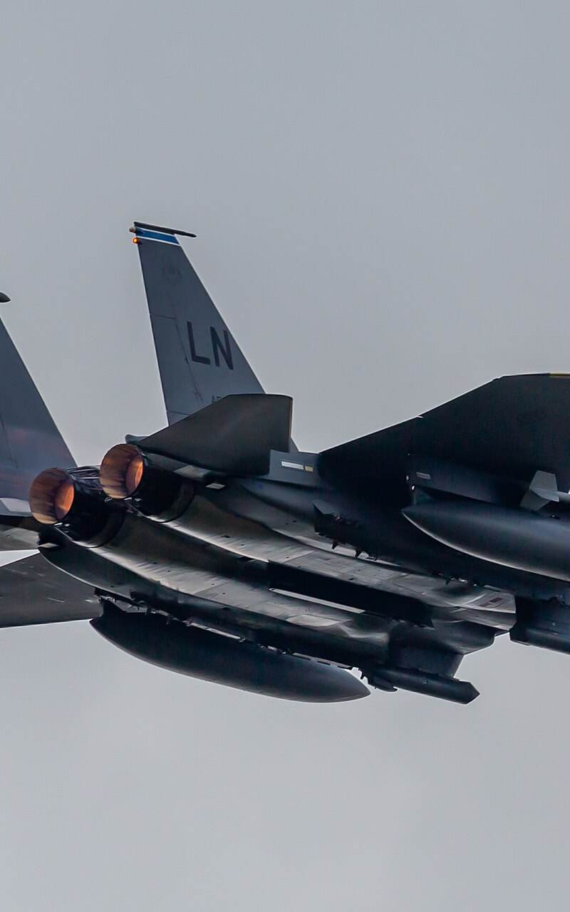  - Twin-engine aircraft