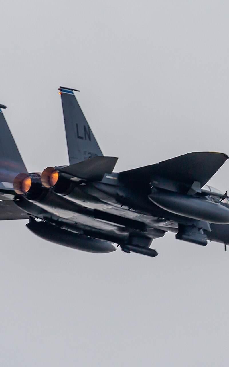  - Twin-engine aircraft