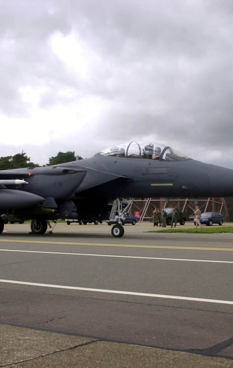  - Twin-engine aircraft